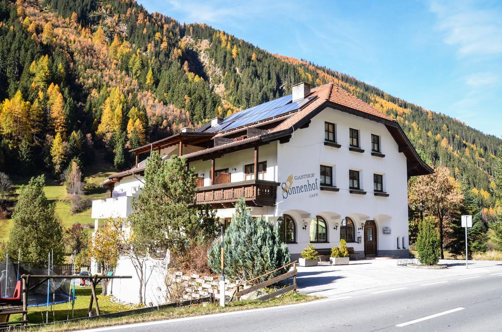 Sonnenhof - Apartments & Zimmer Kaunertal Extérieur photo